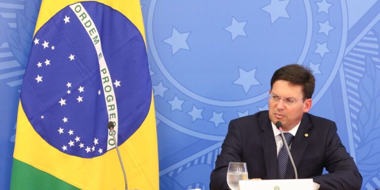Governo detalha o novo Auxílio Brasil e a MP dos precatórios