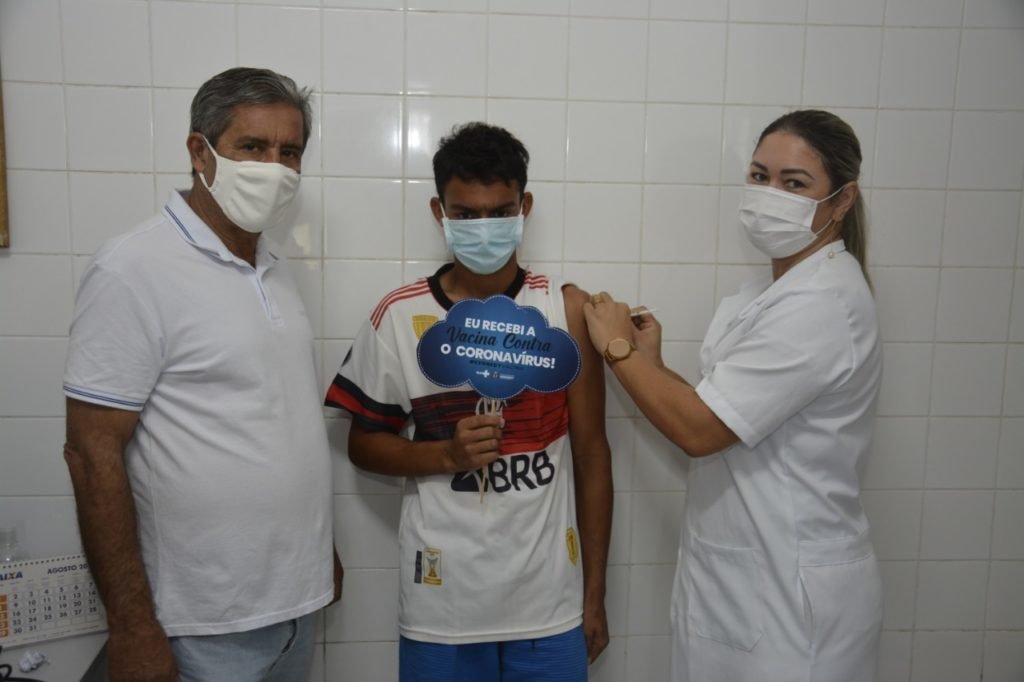 Presidente Kennedy realiza mutirão e aplica 649 doses de vacina contra Covid-19