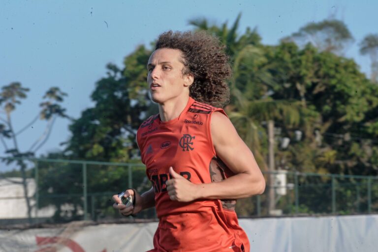 David Luiz ‘esquece’ Seleção Brasileira e prega foco no Flamengo