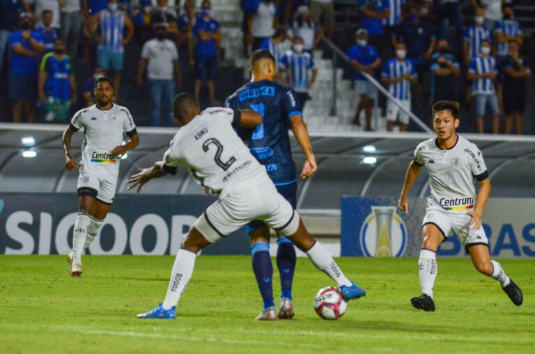Botafogo joga mal e perde para o CSA no Rei Pelé