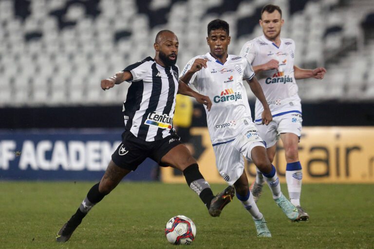 Botafogo tenta ampliar sequência positiva na Série B contra o CSA