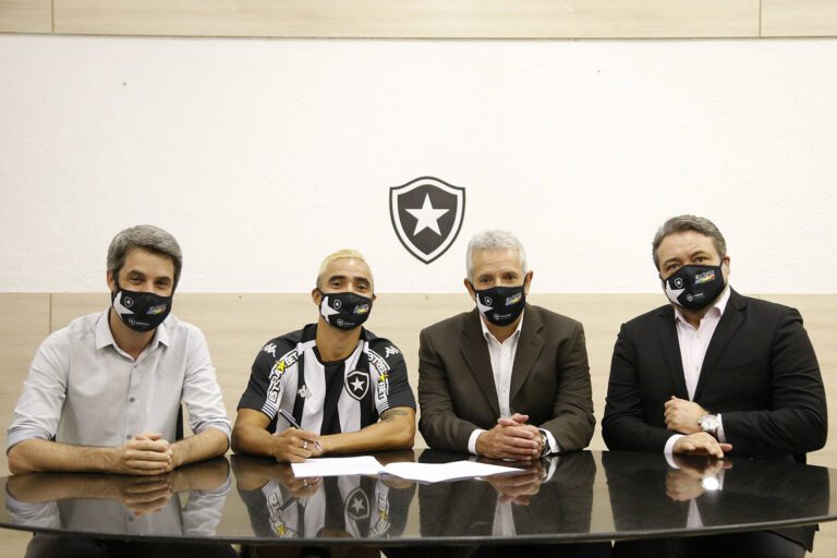 Vontade de Rafael em atuar pelo Botafogo impressiona Freeland