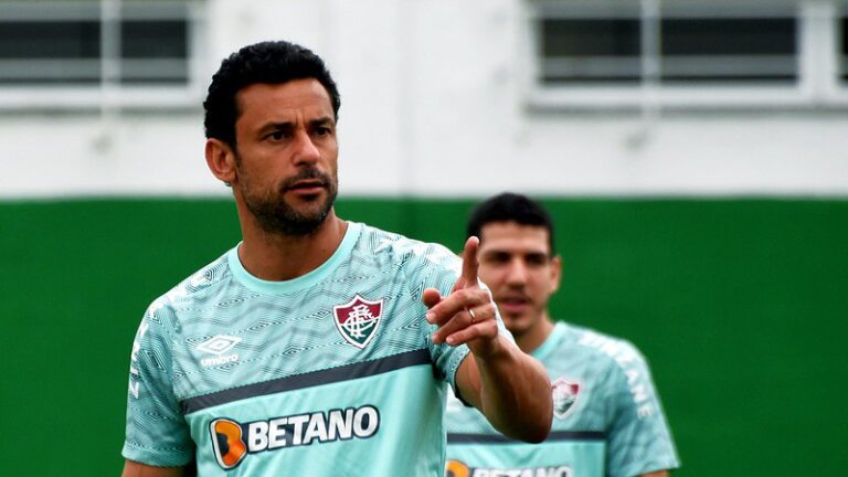 Marcão ressalta papel de Fred com os mais jovens do Fluminense