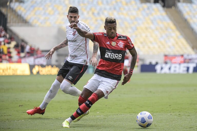 Artilheiro do Brasileirão, Bruno Henrique marca um gol a cada quatro chutes