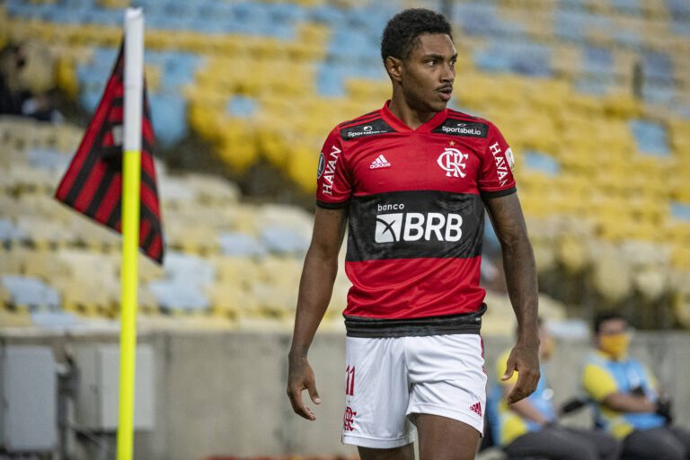Flamengo tem Vitinho suspenso e acumula problemas para o jogo contra o Juventude