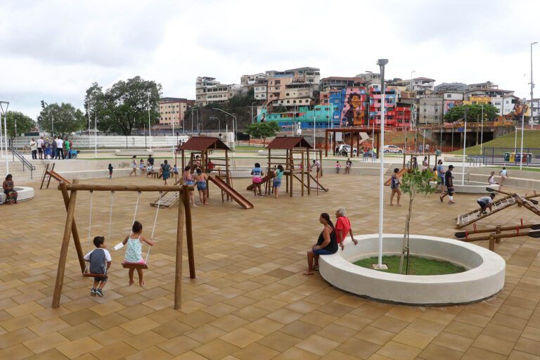 Governo do Estado entrega Praça das Crianças no Portal do Príncipe