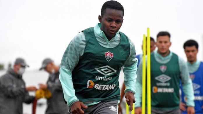 Cazares e Manoel ficam à disposição do Fluminense para o duelo contra o Corinthians