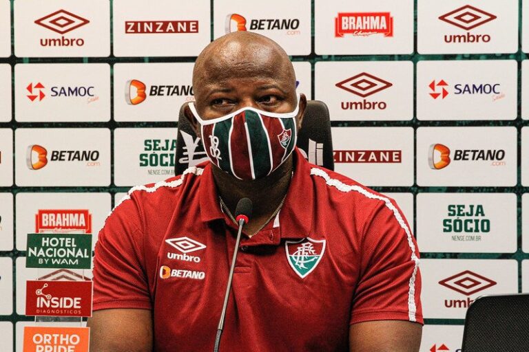 Marcão fala em seguir trabalhando e não descarta Egídio no Fluminense