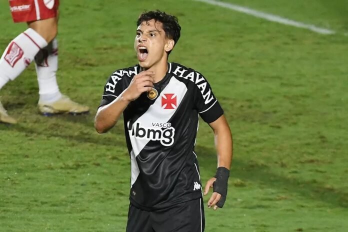 Sarrafiore é operado e vai renovar com o Vasco até 2022