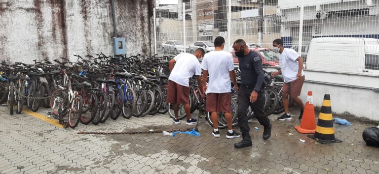 Delegacia Regional de Vila Velha entrega 107 bicicletas para serem restauradas e doadas