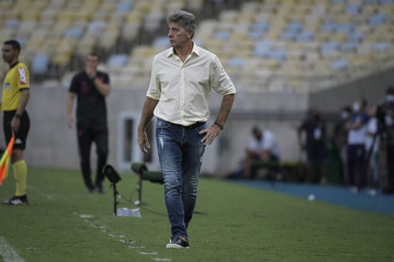 Renato Gaúcho elogia rendimento do Flamengo contra o Athletico-PR