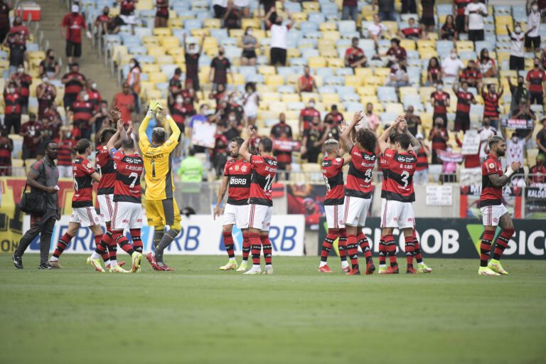 Torcedor do Flamengo entra na Justiça para adiar jogos durante Data Fifa