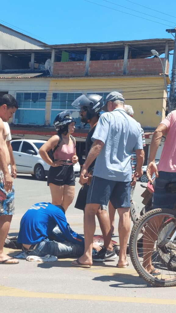 Acidente no Trevo do bairro Niterói em Piúma, moto entra na frente do carro, hospital nega ambulância