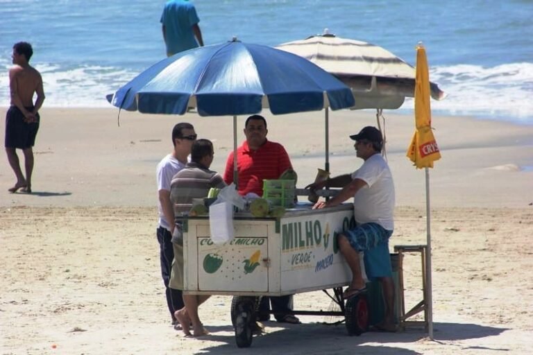 Ambulantes de Guarapari já podem se cadastrar para o verão