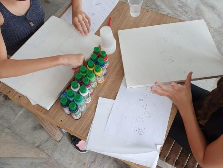 BRK Ambiental dá oficina de pintura e desenho para estudantes de Cachoeiro