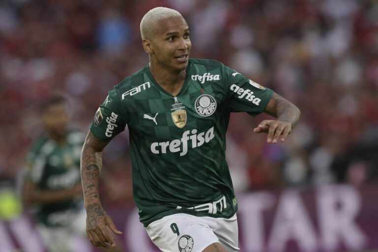 Deyverson decide na prorrogação, Palmeiras vence o Flamengo e conquista o tri da Libertadores