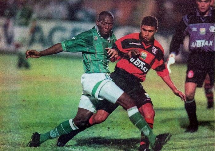 Há 22 anos, Flamengo bateu Palmeiras em final continental e impediu alívio após revés em Tóquio