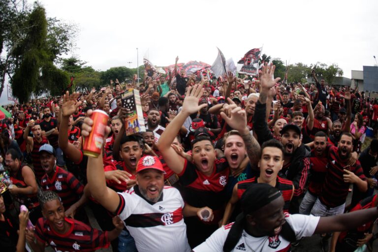 Invasão da torcida do Flamengo em Montevidéu repercute na mídia uruguaia