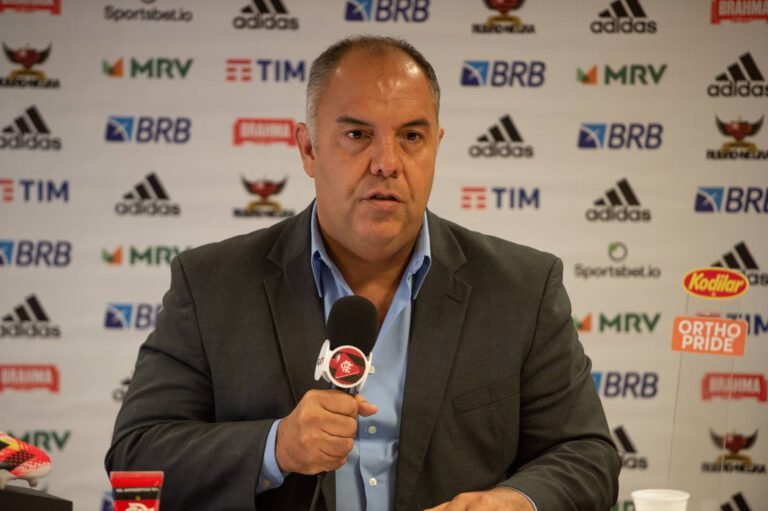 Marcos Braz prega calma para tomar decisões, mas não banca Renato no Flamengo