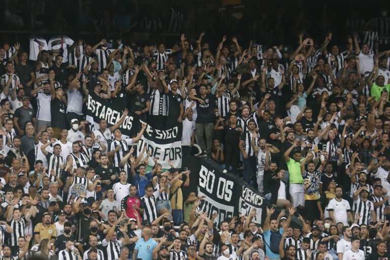 Botafogo vende 8 mil ingressos para duelo contra o Operário