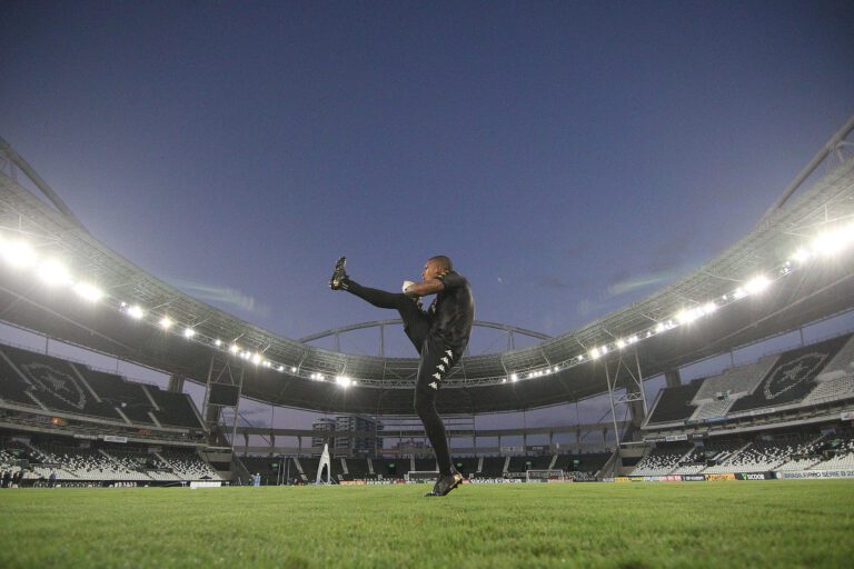 Especialista não crê em interesse estrangeiro para investir no Botafogo