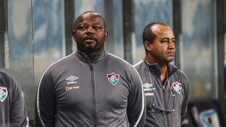 Técnico Marcão tem dúvida na zaga do Fluminense