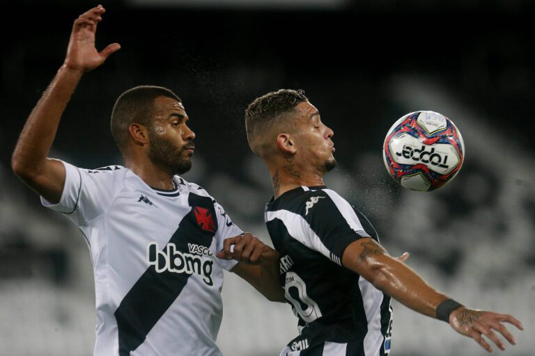 Vasco joga últimas fichas na Série B contra o Botafogo