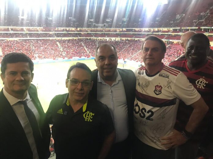 Presidente Jair Bolsonaro declara sua torcida na final da Libertadores: “Somos todos Flamengo!”
