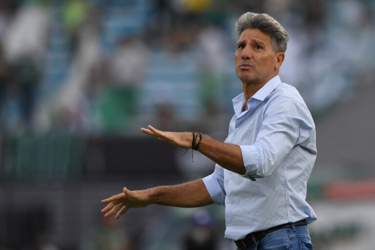 ‘Não podemos falar que não é um clube vencedor’, diz Renato Gaúcho