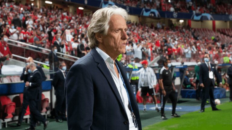 Flamengo de olho: Benfica espera que Jorge Jesus peça demissão, diz jornal português