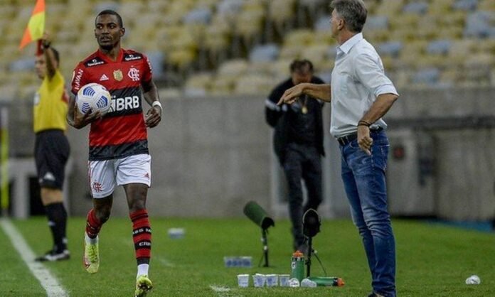 Lateral do Flamengo, Ramon se pronuncia sobre acidente de trânsito e presta apoio à família da vítima