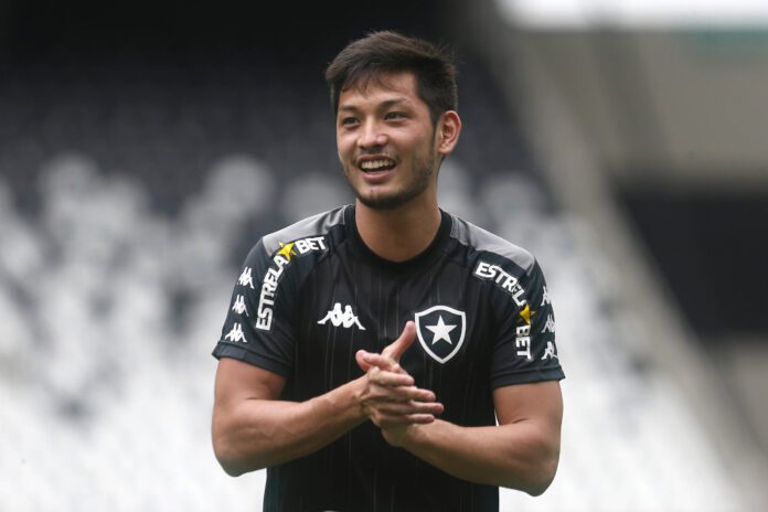 Botafogo prepara nova proposta para tentar manter Luís Oyama