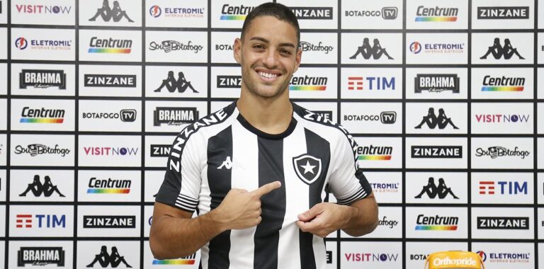 Meio-campista Felipe Ferreira deseja seguir no Botafogo em 2022
