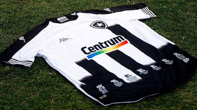 Torcida do Botafogo esgota novo lote de camisa desenvolvida para o Dia da Consciência Negra