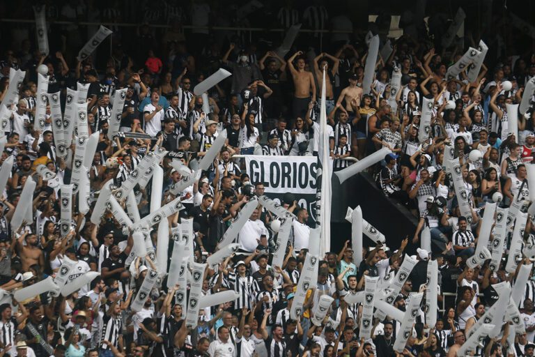 ​​​​​​​Em “lua de mel” com a torcida, Botafogo registra crescimento no plano de sócio-torcedor