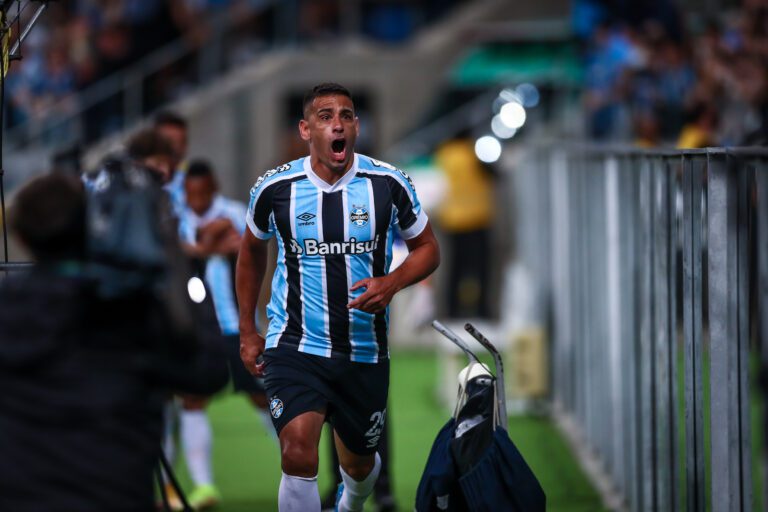 Diego Souza se distancia do Vasco e deve acertar com o Sport