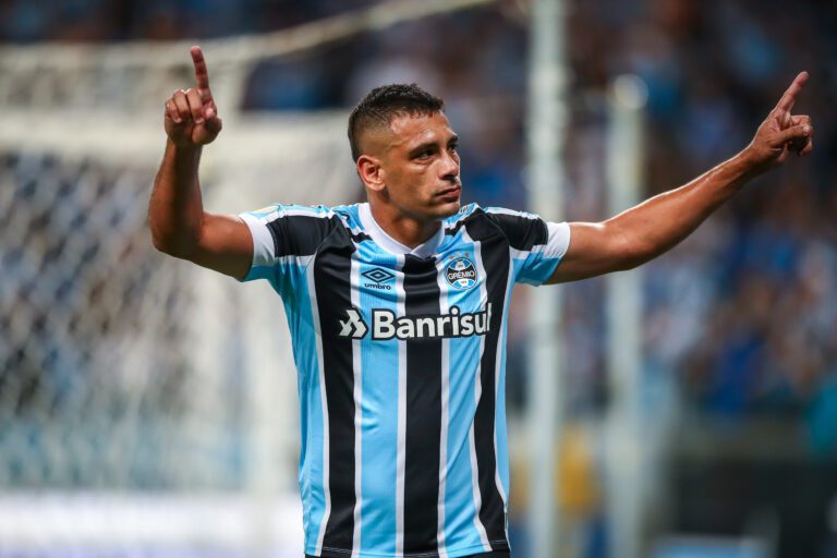 ​​​​​​​Léo Matos revela troca de mensagens com Diego Souza, alvo do Vasco