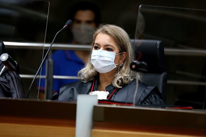 A desembargadora Rachel Durão Correia Lima.