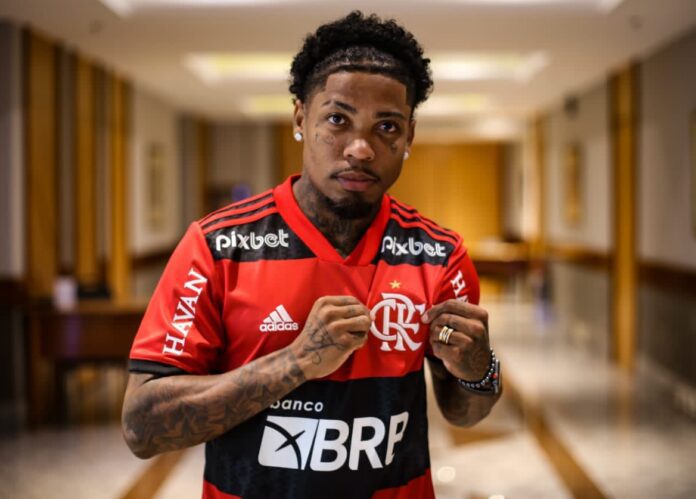 Flamengo oficializa contratação de Marinho, ex-Santos