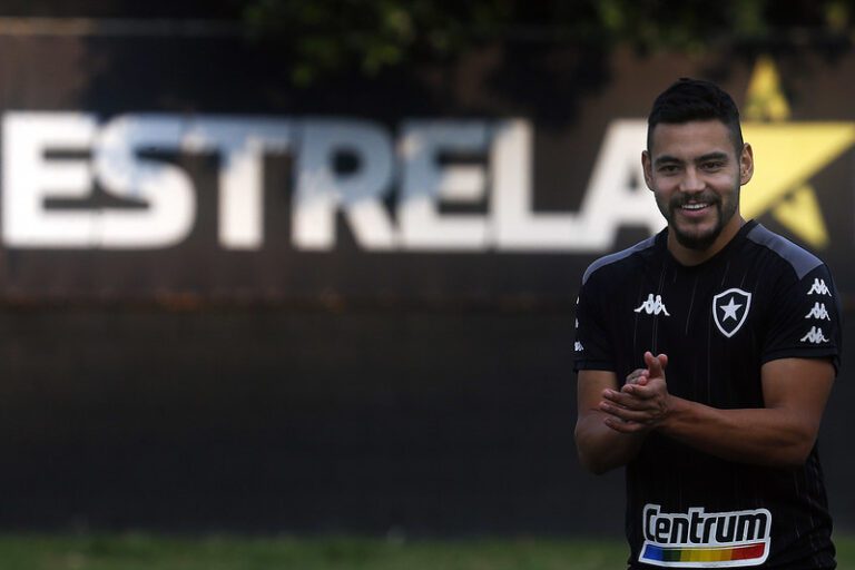 Botafogo avança para definir situação do volante Barreto