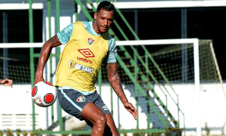 David Duarte comemora chance no Fluminense e espera ajudar o time dentro de campo