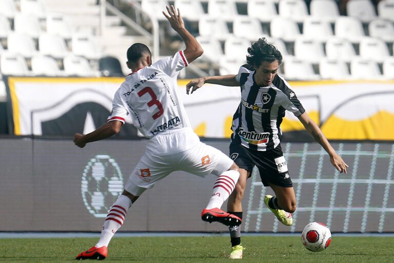 Promessa do Botafogo, Matheus Nascimento comemora boa atuação contra o Bangu