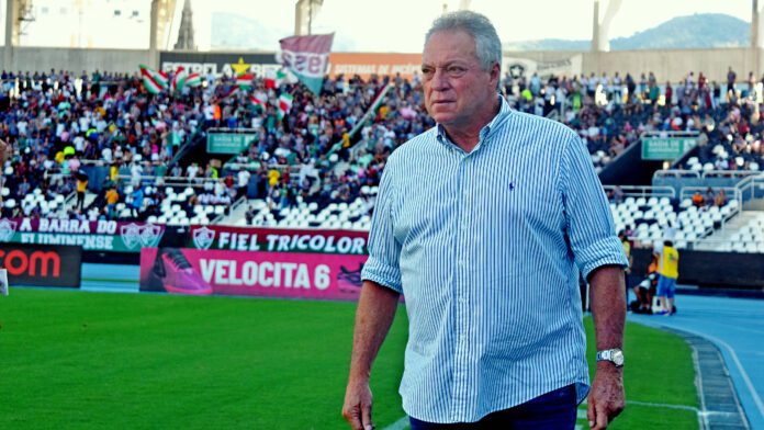 Abel Braga celebra sequência de vitórias no Fluminense, e evita pensar na Libertadores