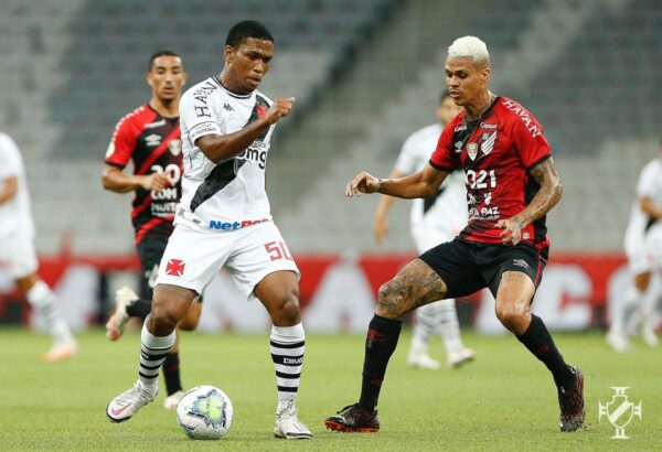 Destaque no Vasco, Juninho destaca sua mudança de postura