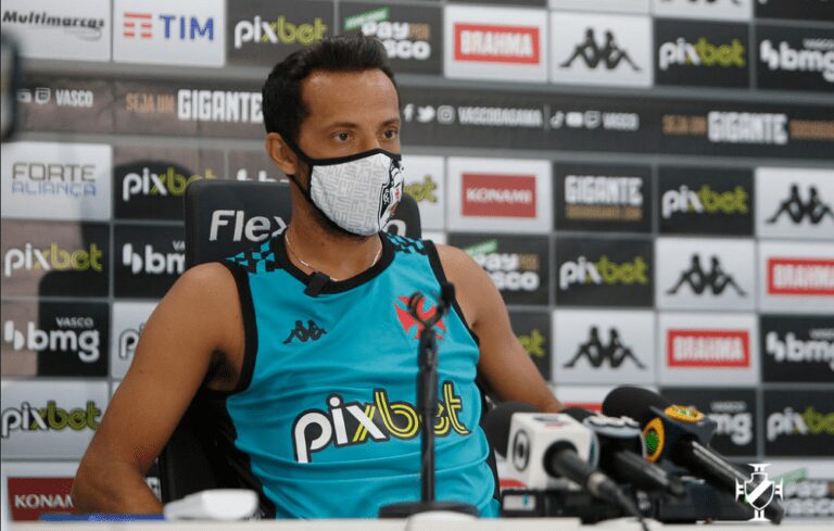 Ídolo no Vasco, Nenê rechaça a ideia de jogar no Flamengo