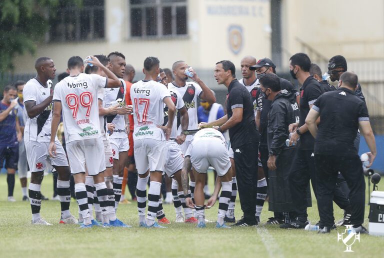 Vasco recebe a Portuguesa de olho na liderança do Carioca