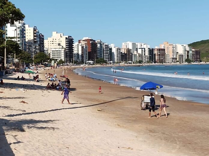 Mistério: homem encontra esposa morta dentro de apartamento em Guarapari