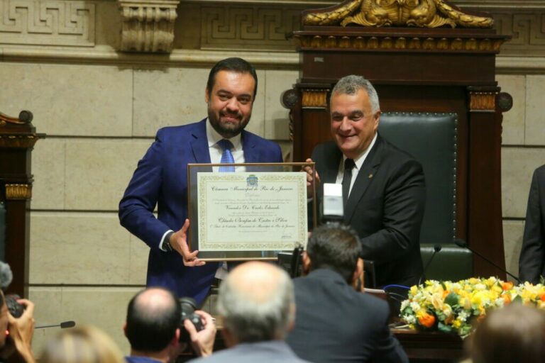 Cláudio Castro recebe o título de Cidadão Honorário do Rio