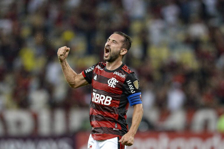 Éverton Ribeiro volta a ser decisivo pelo Flamengo