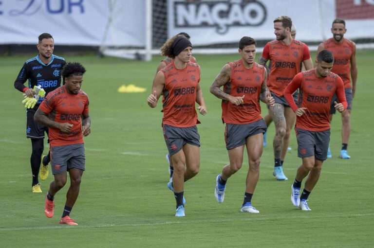 Flamengo finaliza preparação para o jogo contra o São Paulo